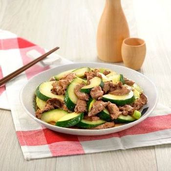 Tumis Daging Sapi dan Mentimun dengan Saus Tiram