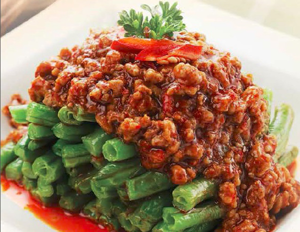 Tumisan Kacang Buncis dengan Daging Babi Pedas