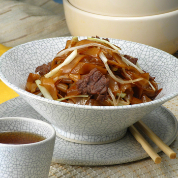 Tumis Mie Beras dengan Saus Kecap 