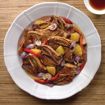 Iga Sapi Goreng dengan Bawang dan Paprika