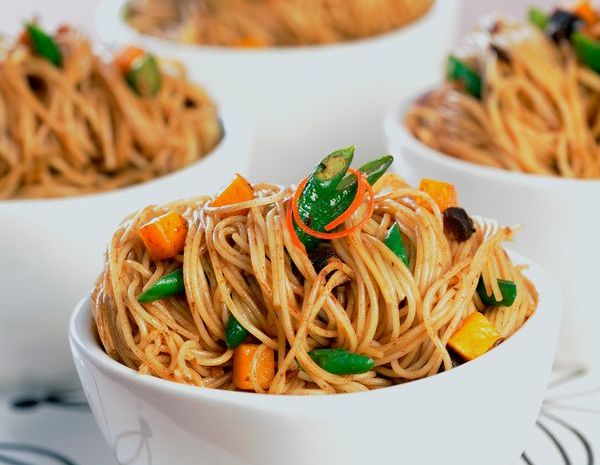 Linguini dengan Labu Panggang dan Saus Kacang Hitam Bawang Putih