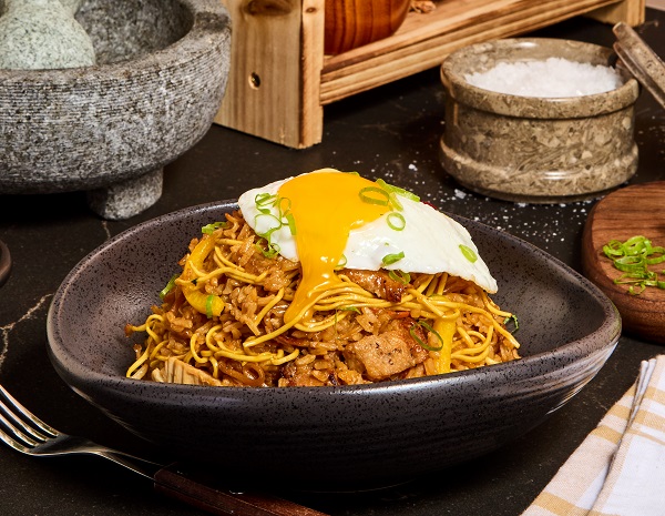 An aeropuerto de pollo recipe featuring Lee Kum Kee sauces.