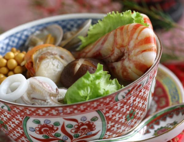 Assorted Seafood Hot Pot With Shrimp Sauce
