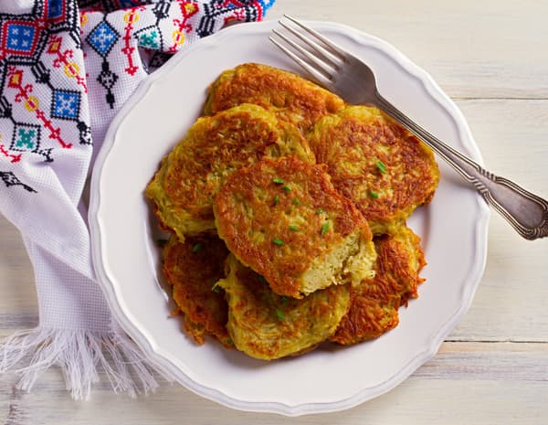 Crispy Vegetable Cakes with Sweet and Sour Dipping Sauce