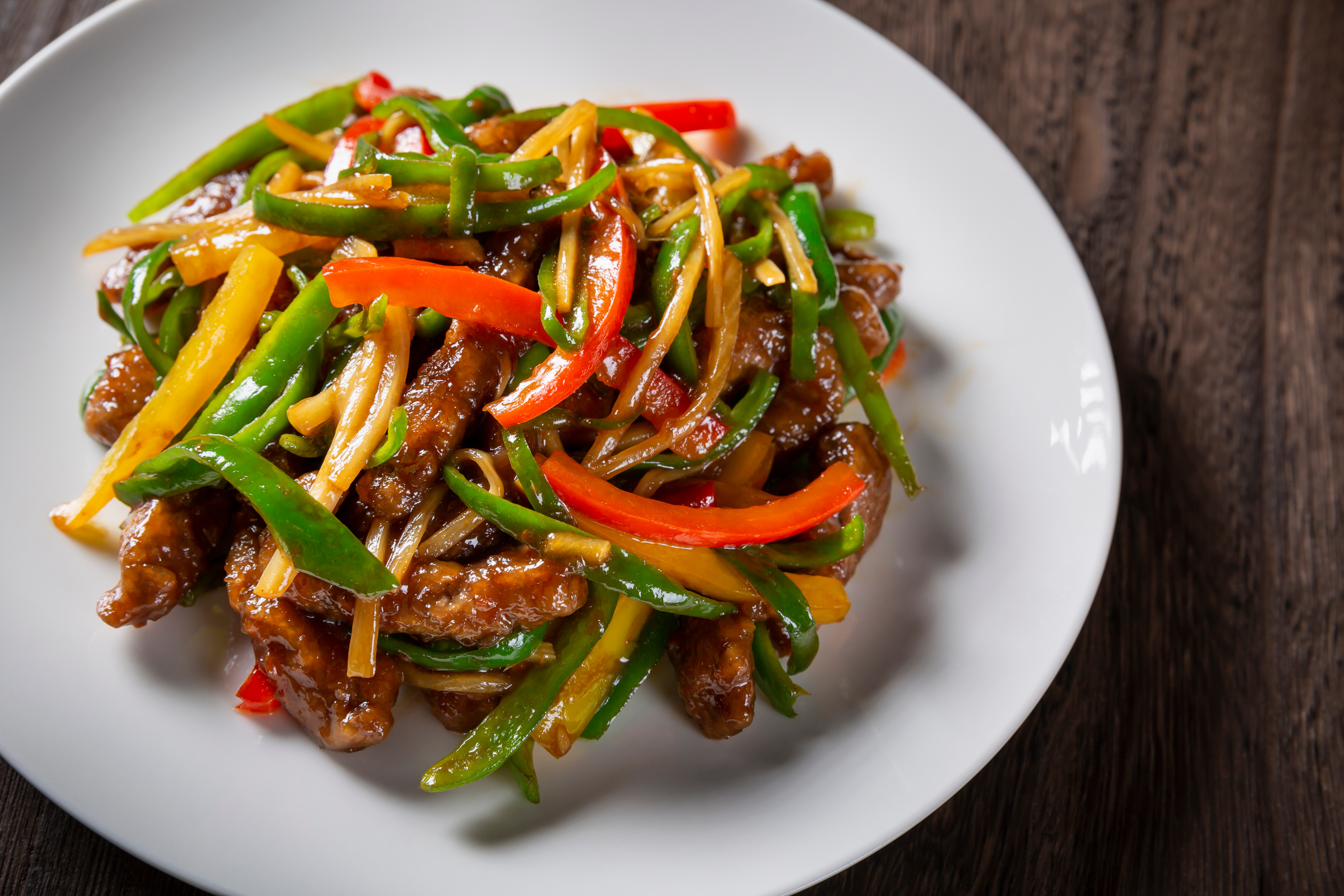 20230419 Lee Kum Kee Article 5 - Easily create your favourite Chinese takeaway dishes at home