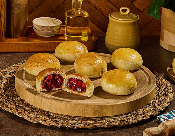 A baked manapua recipe for Hawaiian style char siu buns.