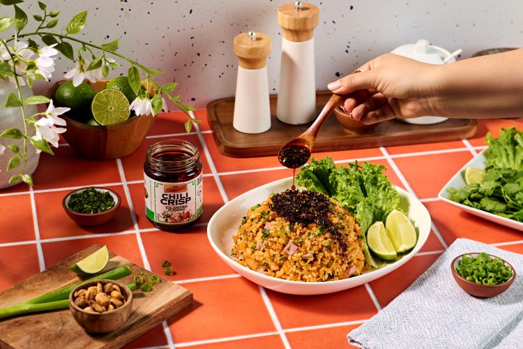 Chili Crisp Cilantro 7OZ_lifestyle_resized
