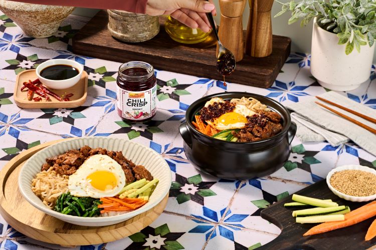 Chili Crisp Smoky 7OZ_lifestyle_resized