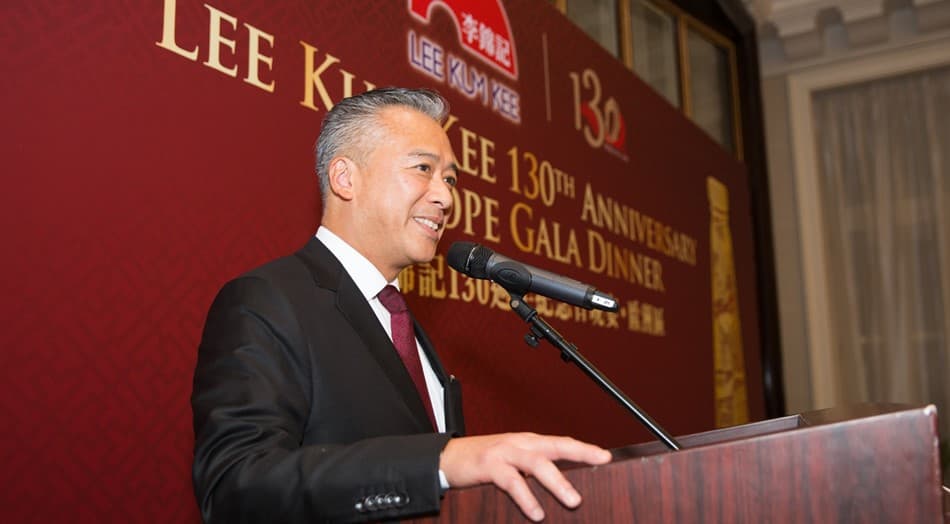 Sauce Group Chairman Mr. Charlie Lee delivers a speech at the 130th Anniversary Europe Gala Dinner
