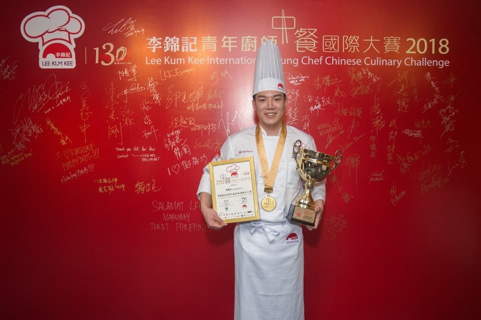 Winner of “Lee Kum Kee 130th Anniversary Best Heritage Tasting Award” and “Most Creative Award” Joung Duck Su (Korea), with the winning dish “130th Anniversary Wealthy Meatballs” at “Lee Kum Kee International Young Chef Chinese Culinary Challenge 2018”