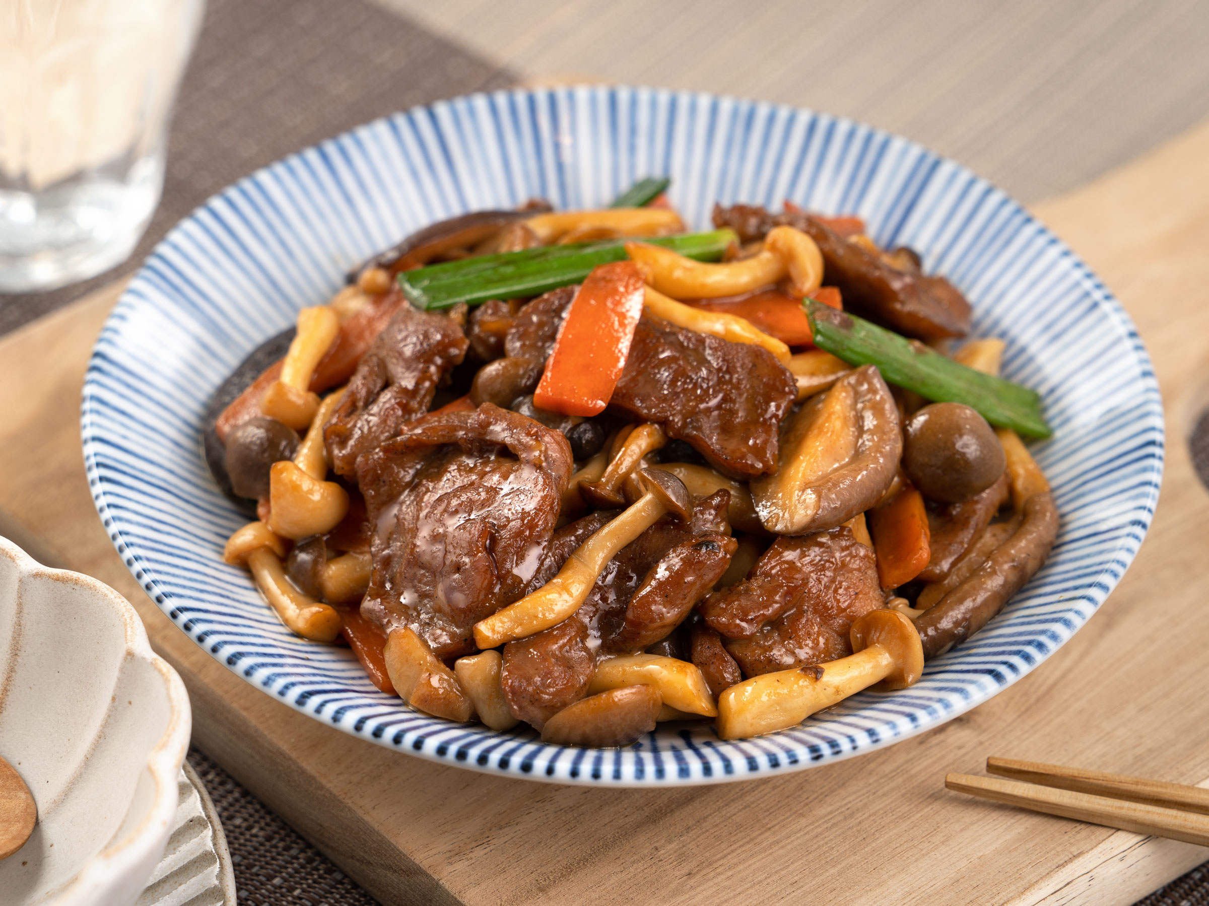 高麗菜香菇肉絲飯