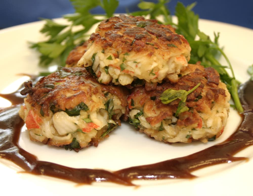 Recipe Crab Cakes with Chili Garlic Sauce