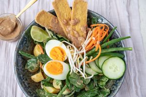 Gado Gado (1)
