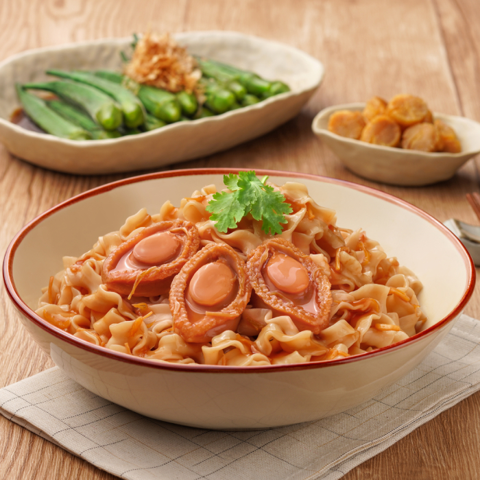 Abalone in Red Braising Sauce with Dried Scallop and Noodles