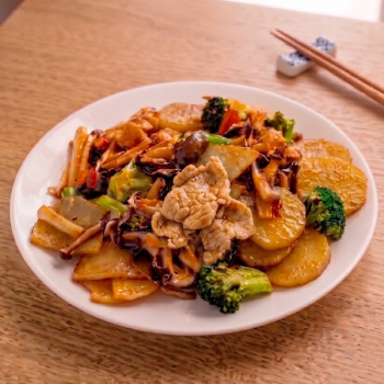 麻辣豚肉雜菇香鍋