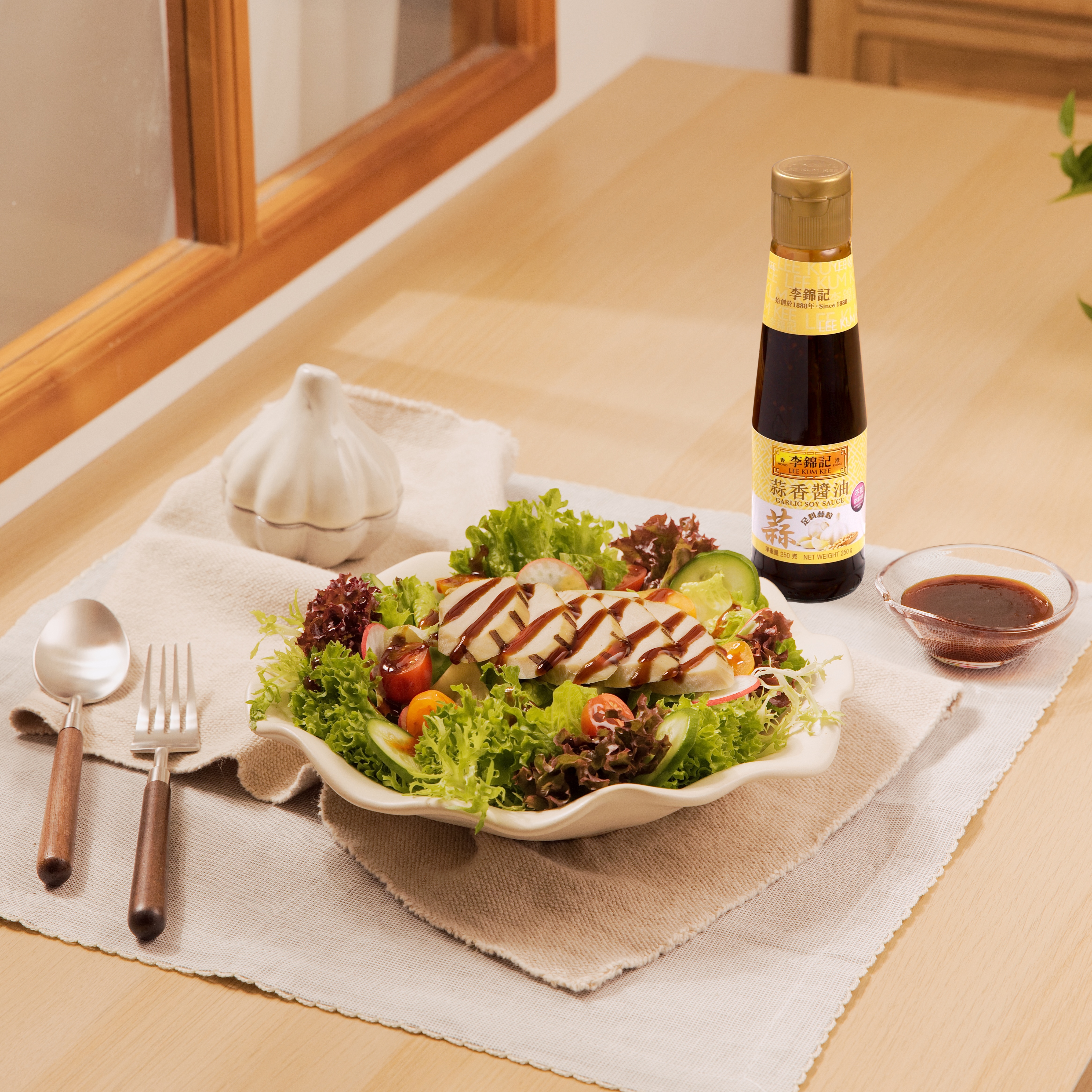 Slow-cooked Garlic Chicken Breast Salad
