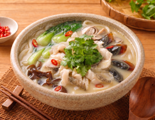 HK_recipe_600_香茜皮蛋魚片木耳湯烏冬