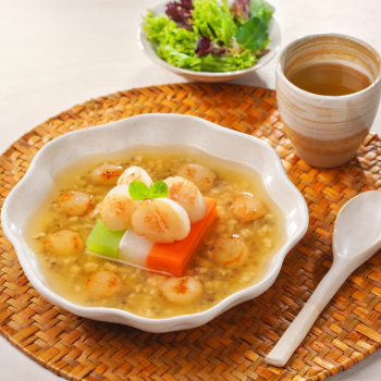 Braised Scallops in Tri-colour Quinoa and Chicken Broth