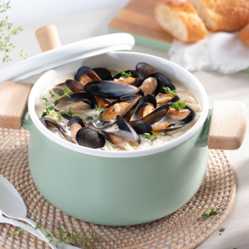 Kerang Biru dengan Anggur Putih