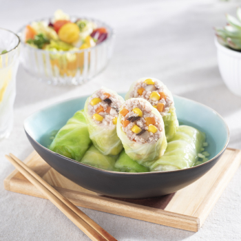 Cabbage Rolls with Corn and Minced Pork