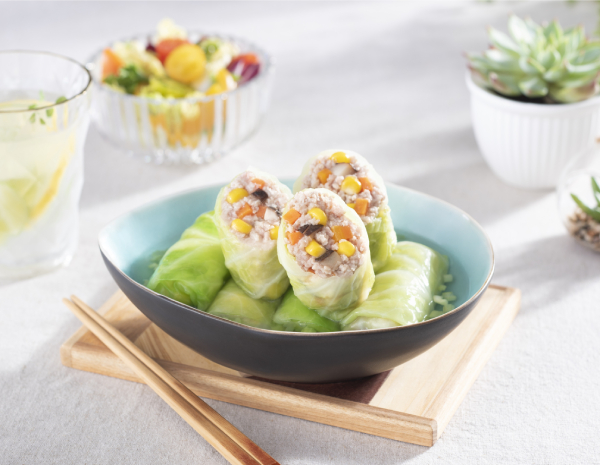 Cabbage Rolls with Corn and Minced Pork