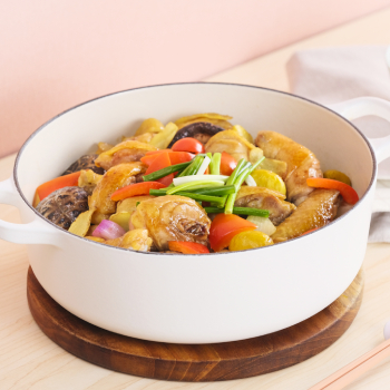 Braised chicken with chestnut and mushroom