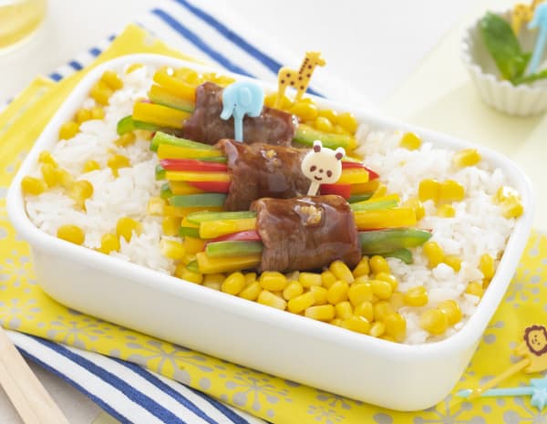 三色牛肉卷配粟米飯