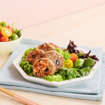 Pan-fryed Minced Pork with Shiitake Mushroom and Water Chestnut 