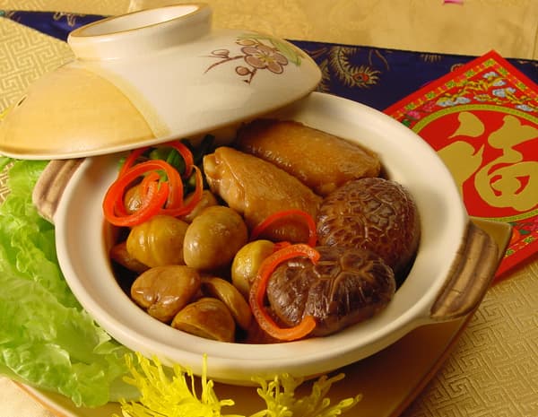 HK_recipe_600_翡翠鳳展翅 (蠔油栗子雞翼煲)