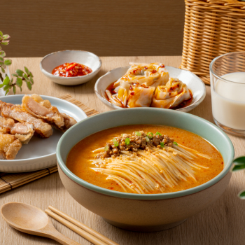 Noodles in Dan Dan Soup with pork chop
