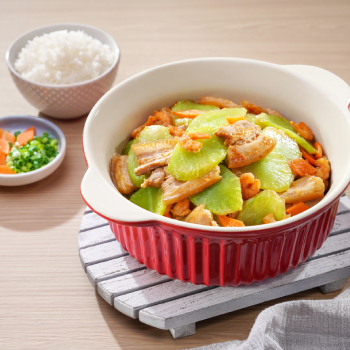Sizzling Celtuce and Sliced Pork Stew
