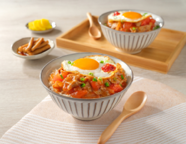 Spicy Beef Slices Rice with Crispy Sunny Side Up Egg_600