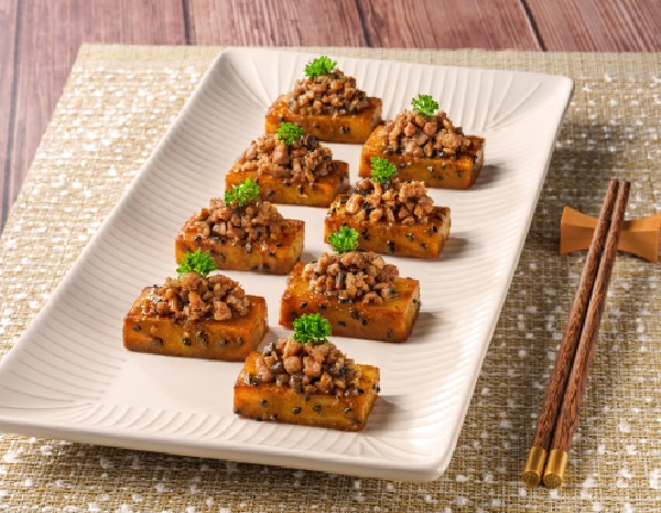 Stir-fried Potato with Mushroom and Minced Pork