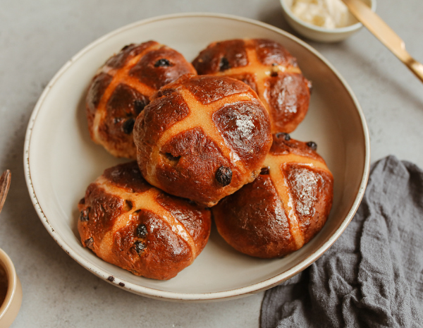 Hot Cross Buns  600 x 465 px