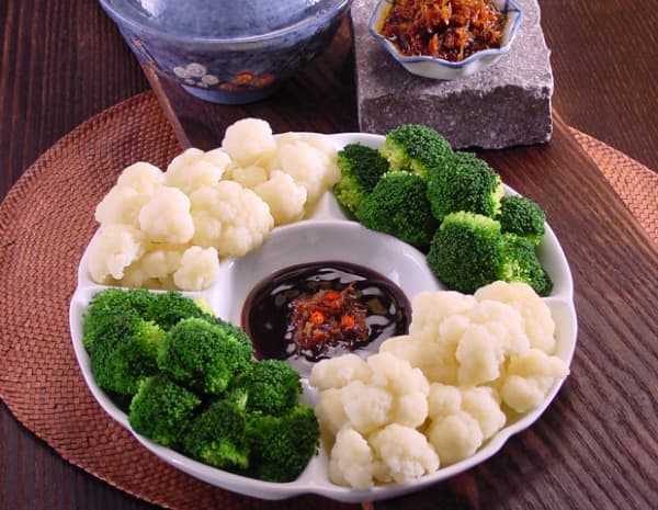 花野菜のオイスターソース添え