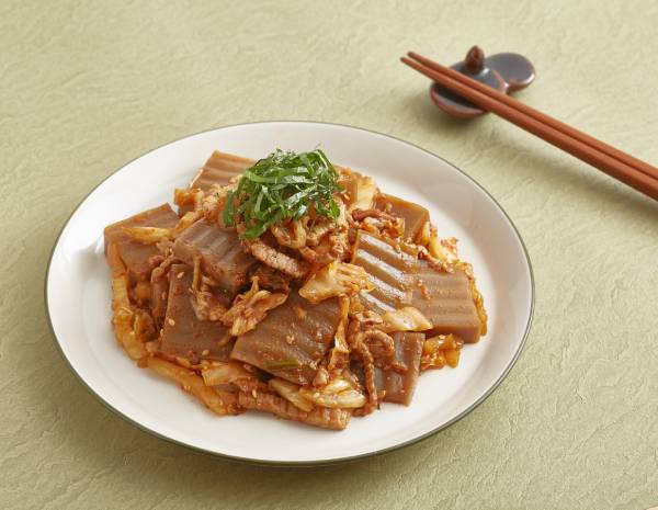 도토리묵 김치 무침