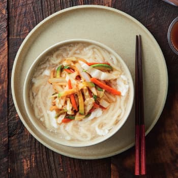 중화풍 치킨수프면