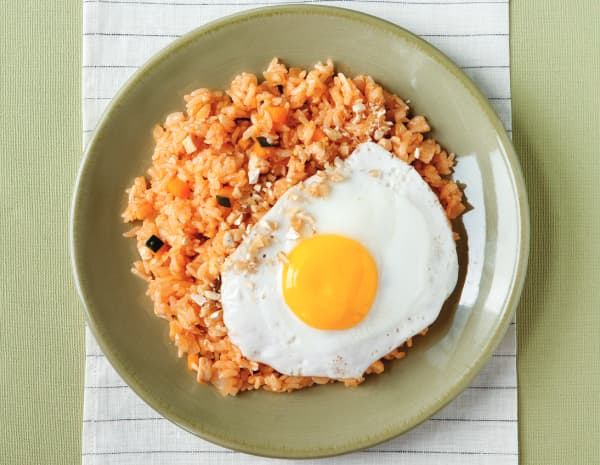 굴소스 견과류 치킨볶음밥