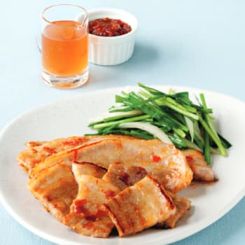 매실소스를 곁들인 삼겹살 구이