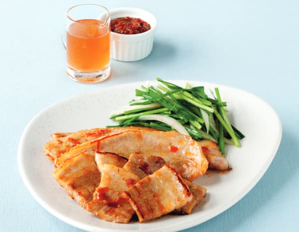 매실소스를 곁들인 삼겹살 구이