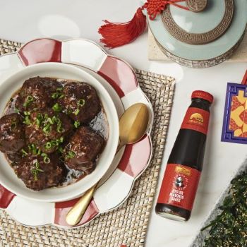 A classic Lion's Head Meatball recipe made with Lee Kum Kee sauces.