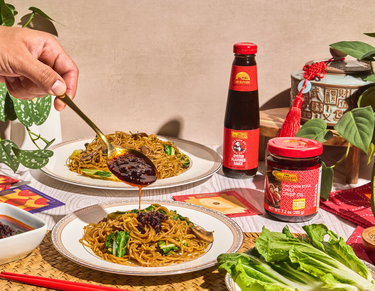 A longevity noodles recipe for Lunar New Year made with Lee Kum Kee sauces. 