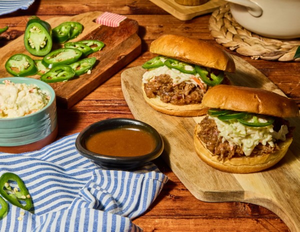 A pulled pork sandwich recipe served with a Hoisin barbecue sauce.