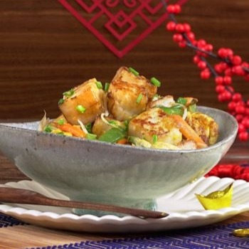 Kue lobak tumis dengan telur dan sayuran