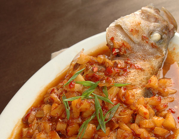 Steamed Fish with Spicy Pineapple Sauce