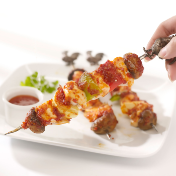 Recipe Chicken Skewers with Chili Garlic Sauce S