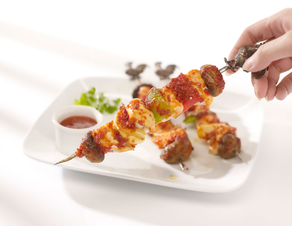 Recipe Chicken Skewers with Chili Garlic Sauce