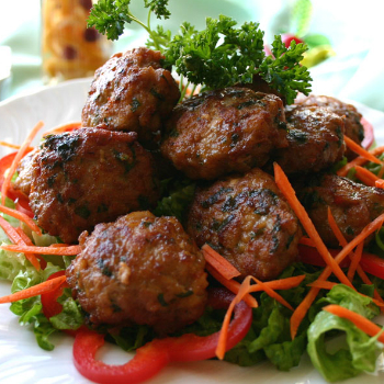 Recipe Crispy Chicken Cakes with Plum Ginger sauce