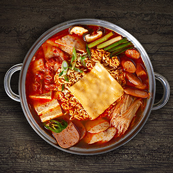 【つぼん汁】mature ha. abaca 7cm brim Soup Base for Korean Style Army Stew | Lee Kum Kee USA