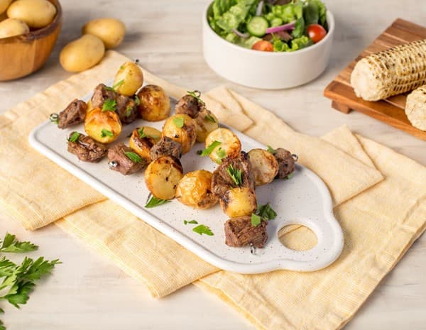 蚝油牛排和土豆烤串